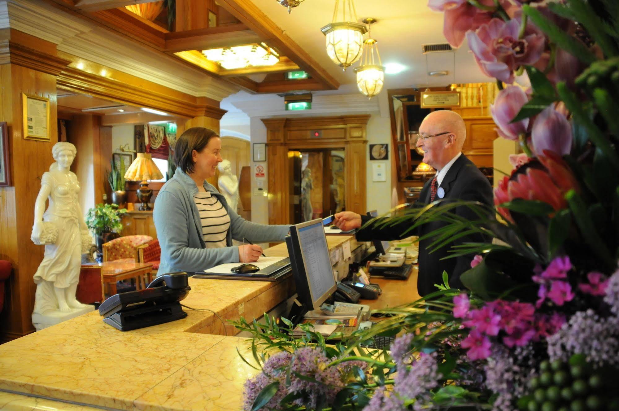 Park House Hotel Голуей Екстериор снимка